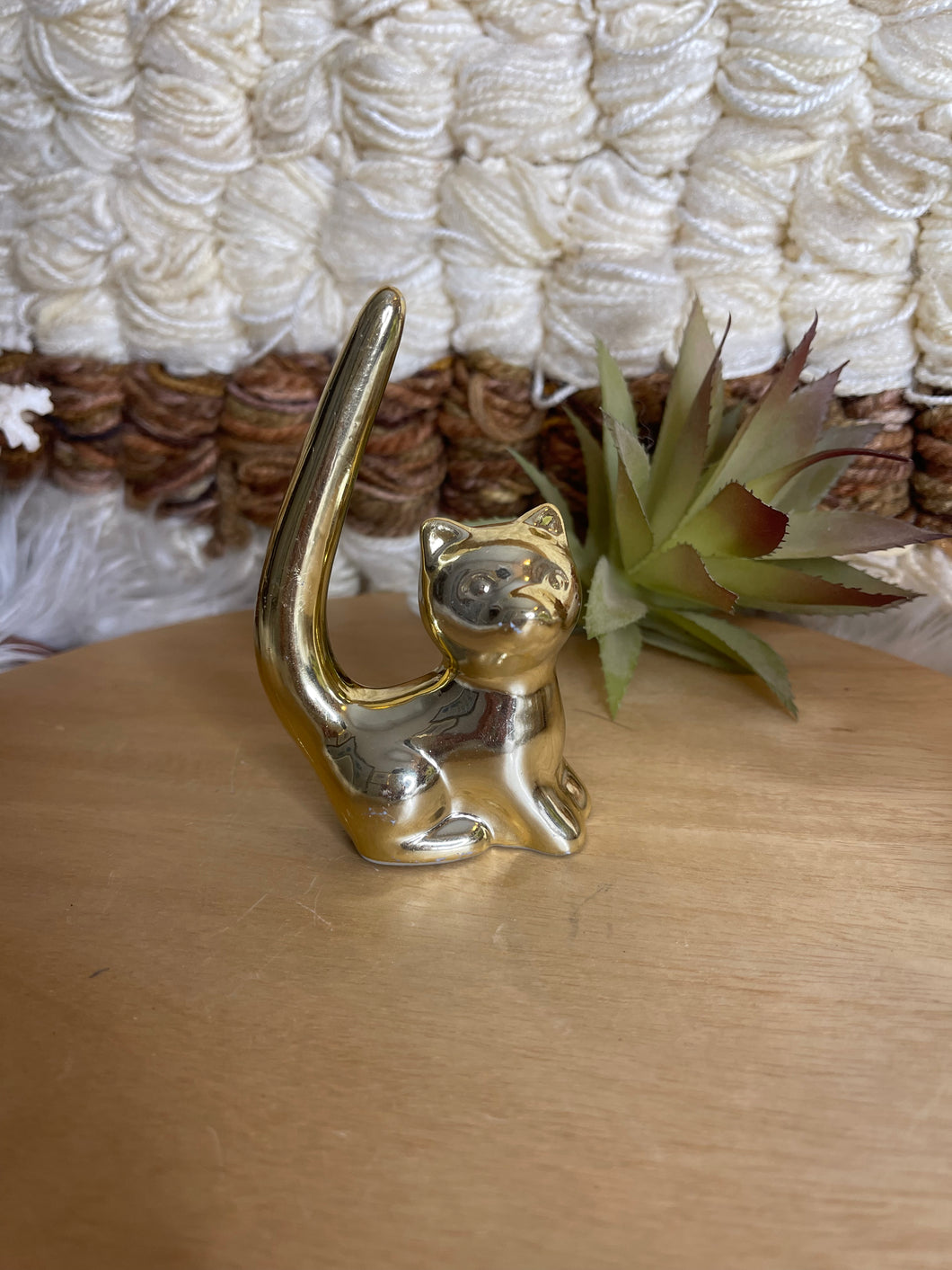 Golden Kitty Ring Holder